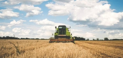 Grandes safras e juros elevados devem reduzir margens de empresas do agro