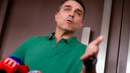 Flávio: Preço para desistir de candidatura é ‘Bolsonaro livre, nas urnas’