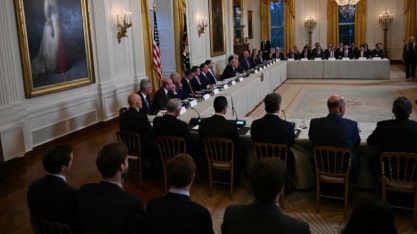 Petroleiras impõem condições a Trump para retorno à Venezuela