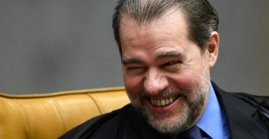 Ninguém solta a mão do Toffoli – Por Conrado Hubner Mendes