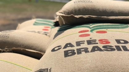 Exportação de café caiu 21% em 2025, mas receita bateu recorde