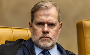 Toffoli sai da relatoria do caso Master, mas crise do STF continua