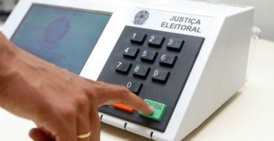 Estudo: A eleição que a imprensa cobre não é a eleição que as redes falam