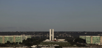Oposição e governistas apoiam decisão de Dino que suspende penduricalhos