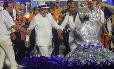 Arquidiocese do Rio contesta uso de símbolos da família após desfile