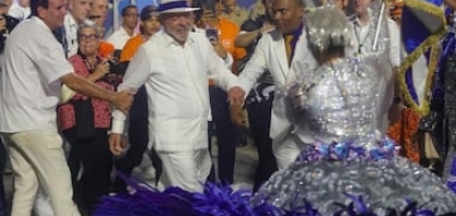 Arquidiocese do Rio contesta uso de símbolos da família após desfile