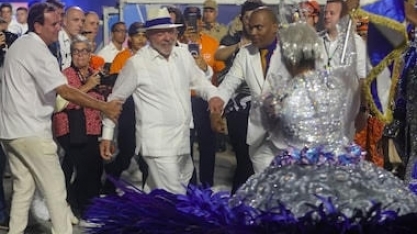 Arquidiocese do Rio contesta uso de símbolos da família após desfile