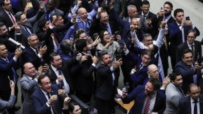 Oposição planeja cinco frentes para desgastar governo Lula em ano eleitoral