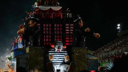 Desfile sobre Lula dialoga diretamente com campanha à reeleição