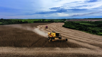 Por que produtores de soja dos EUA declaram 'preocupação' com o Brasil