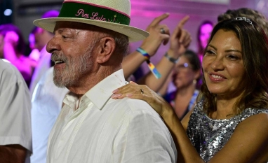 Houve propaganda eleitoral antecipada no desfile que homenageou Lula? SIM 