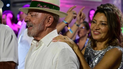 Houve propaganda eleitoral antecipada no desfile que homenageou Lula? SIM 