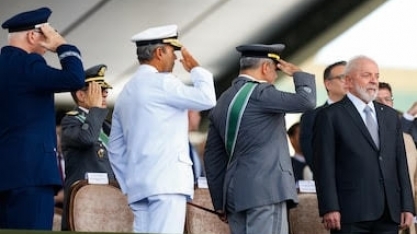 As cúpulas militares se consideram fora da crise institucional