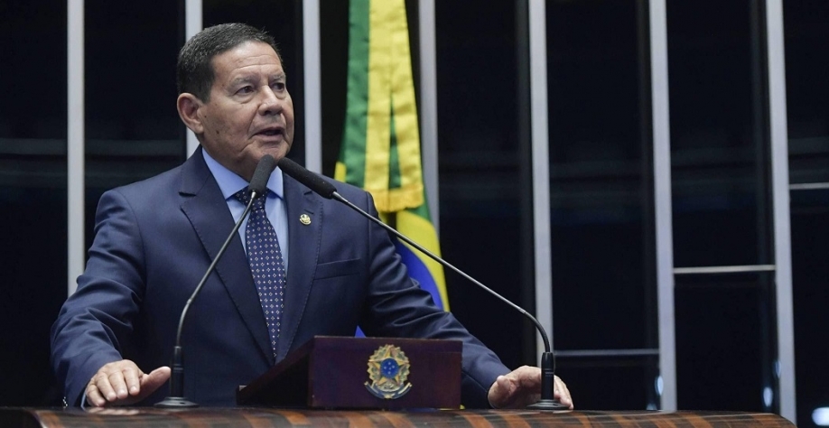 Senadores e STF travam embate sobre blindagem a Toffoli