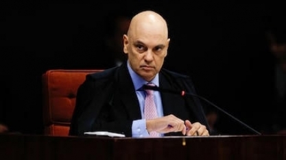 Moraes concede prisão domiciliar a Bolsonaro para se proteger 