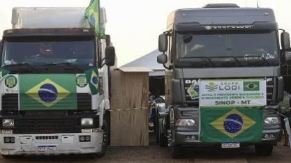 Caminhoneiros alertam governo sobre greve nos próximos dias