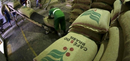 Exportação de café verde do Brasil cai 27% em fevereiro, diz Cecafé