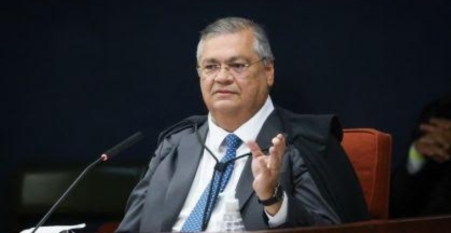 Dino suspende quebra de sigilo de Lulinha e de outros alvos da CPI do INSS