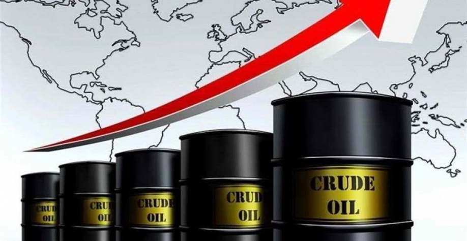 Petróleo fecha no maior valor em 14 meses