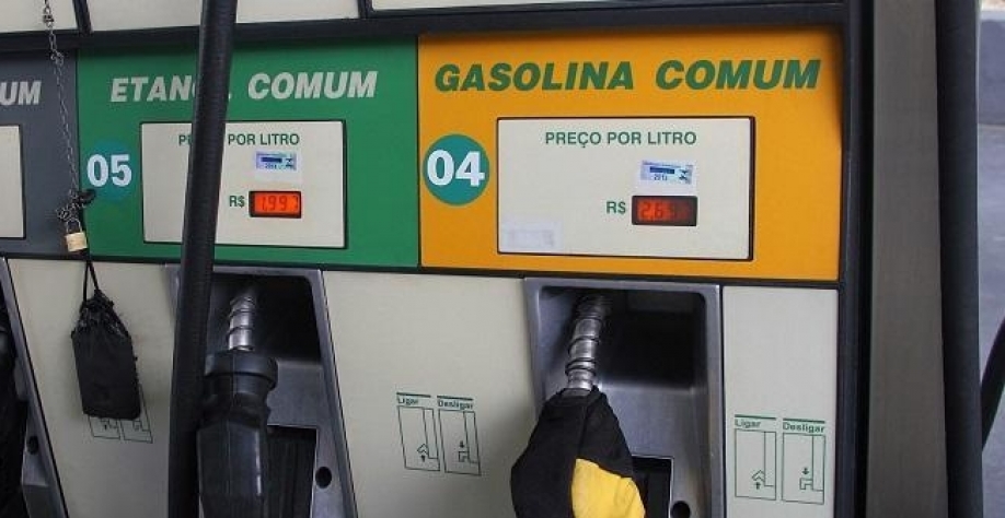 Gasolina bate recorde nos EUA; isso poderá acontecer no Brasil? 