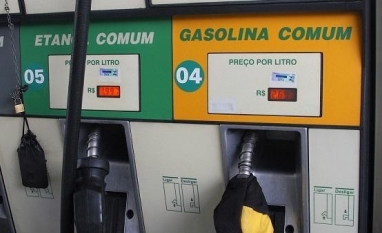 Gasolina bate recorde nos EUA; isso poderá acontecer no Brasil? 