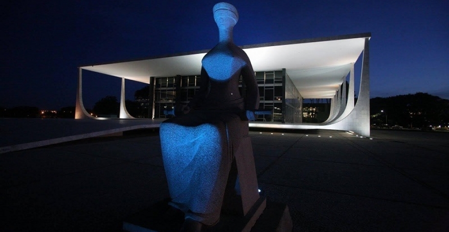 A hora e a vez do Judiciário - Por Luís Francisco Carvalho Filho