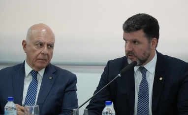 Ruralistas devem abraçar Flávio Bolsonaro na disputa para o Planalto