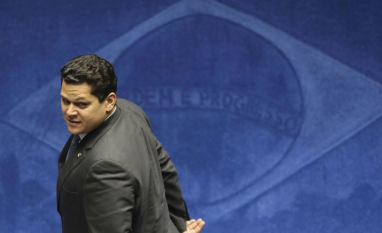 O Senado de joelhos: O escudo de Alcolumbre - Por Paula Sousa