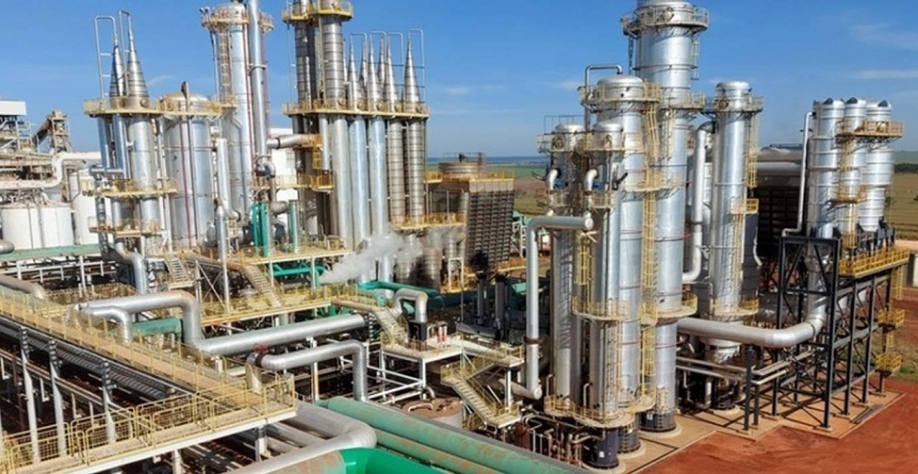 Adecoagro teve prejuízo e alavancagem alta em 2025