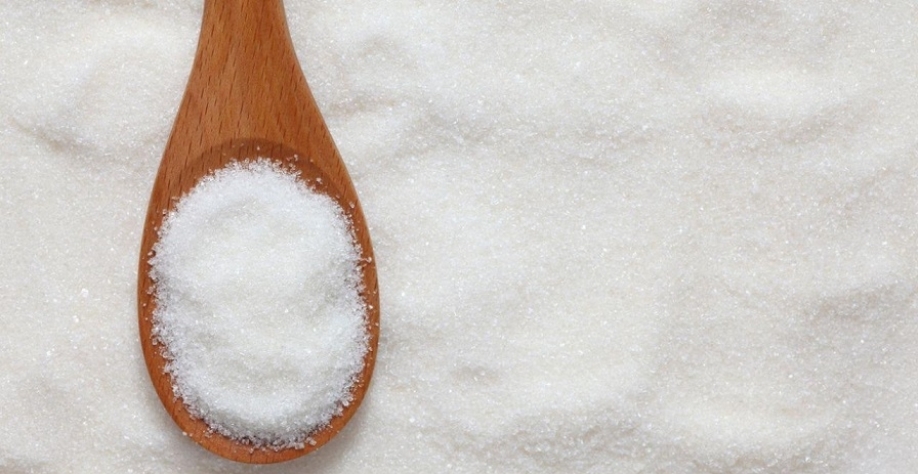 Preços do açúcar atingem máxima em cinco meses com aumento do petróleo