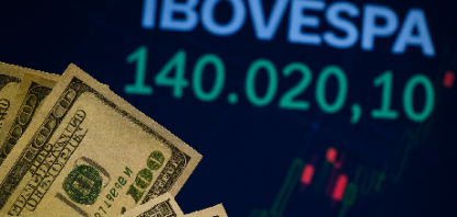  Dólar sobe e fecha a R$ 5,25; Ibovespa cai1,45%