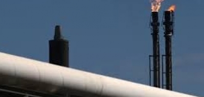 Por que é tão difícil trocar o petróleo por energia limpa