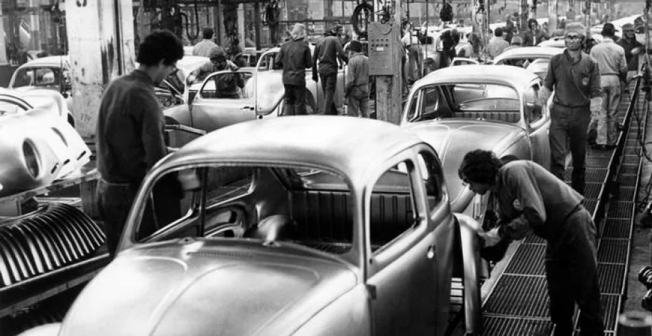 Brasil tenta emplacar fim da escala 6x1 desde os anos 1980