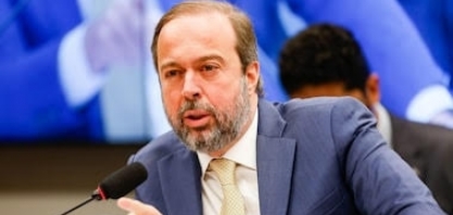 Governo quer elevar o etanol a 32% na gasolina e reduzir efeito da guerra