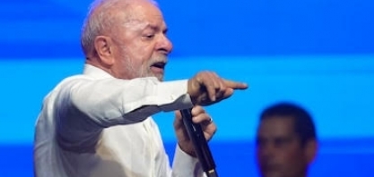 Desgaste de imagem forçará Lula a mudar postura cautelosa 