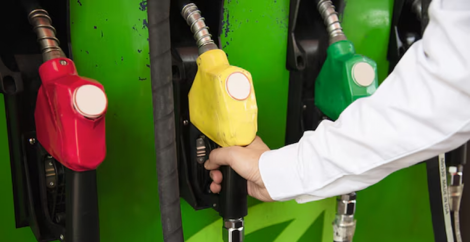 Ainda vamos pagar a conta do combustível alto por causa da guerra