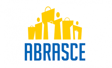 Shoppings enfrentam queda de público e vendas