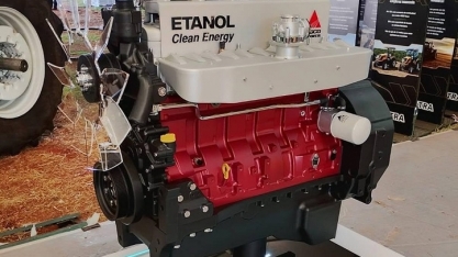 Fabricantes de máquinas agrícolas apresentam motores a etanol na Agrishow