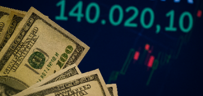 Dólar cai e fecha a R$ 5,12; Ibovespa recua 0,13%