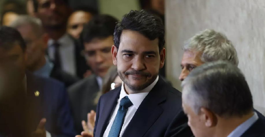 A derrota de um sistema de poder – Por Fernando Schuller