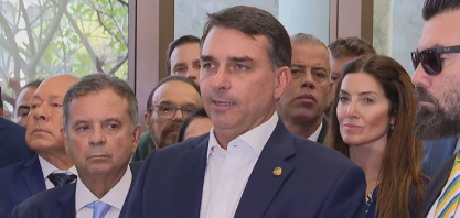 Flávio diz que suspenderá reforma tributária por um ano caso seja eleito