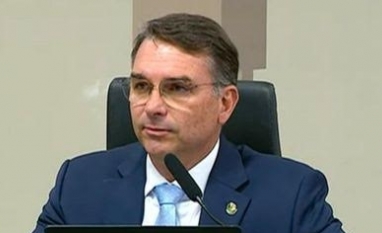 Aliado de Flávio pedirá aos EUA para substituir tarifaço por Lei Magnitsky