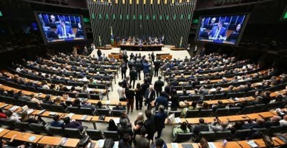 Câmara reage a corte no seguro rural e quer convocar ministros