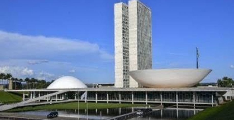PoderData: 48% reprovam Câmara; 46%, o STF; e 44%, o Senado