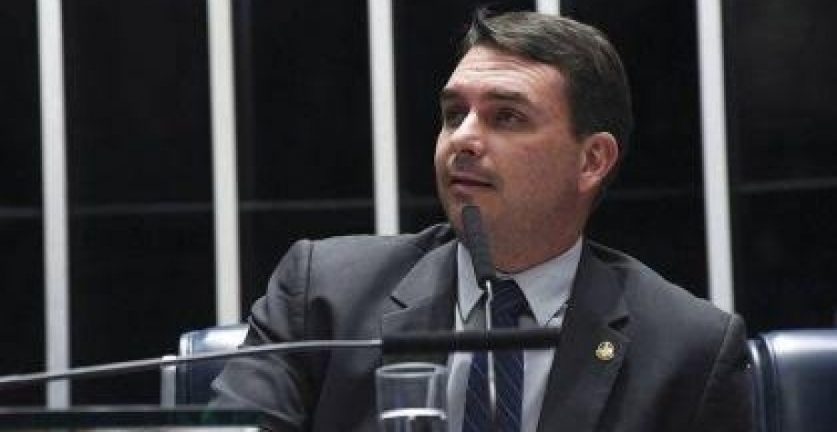 Flávio tem fala marcada para terça na audiência sobre tarifaço nos EUA