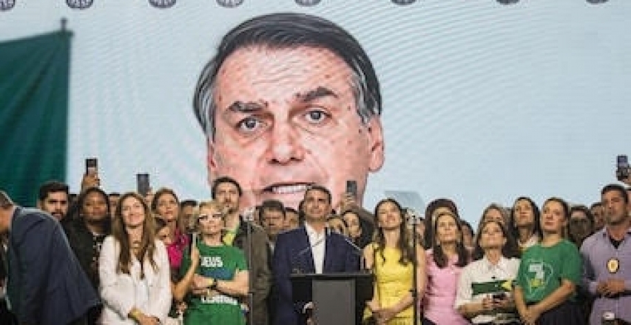 Flávio lança candidatura ao Planalto com defesa do legado do pai