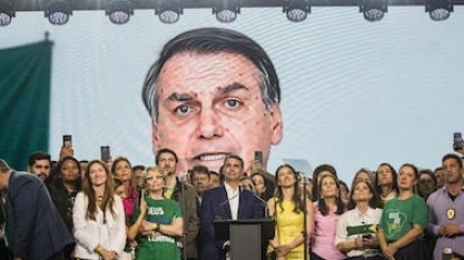 Flávio lança candidatura ao Planalto com defesa do legado do pai