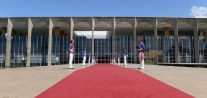 Em defesa final contra tarifaço, Brasil fala em 