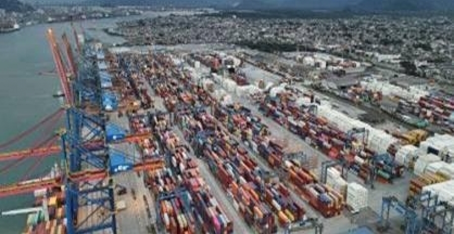 Prazo para EUA definirem novo tarifaço contra o Brasil encerra nesta 4ª
