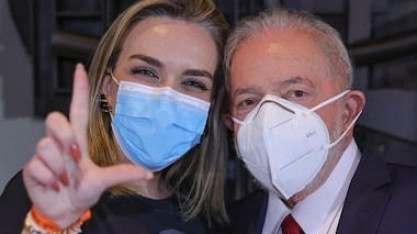 Lobista tem fotos ao lado de Lula e contraria o que disse presidente ao JN